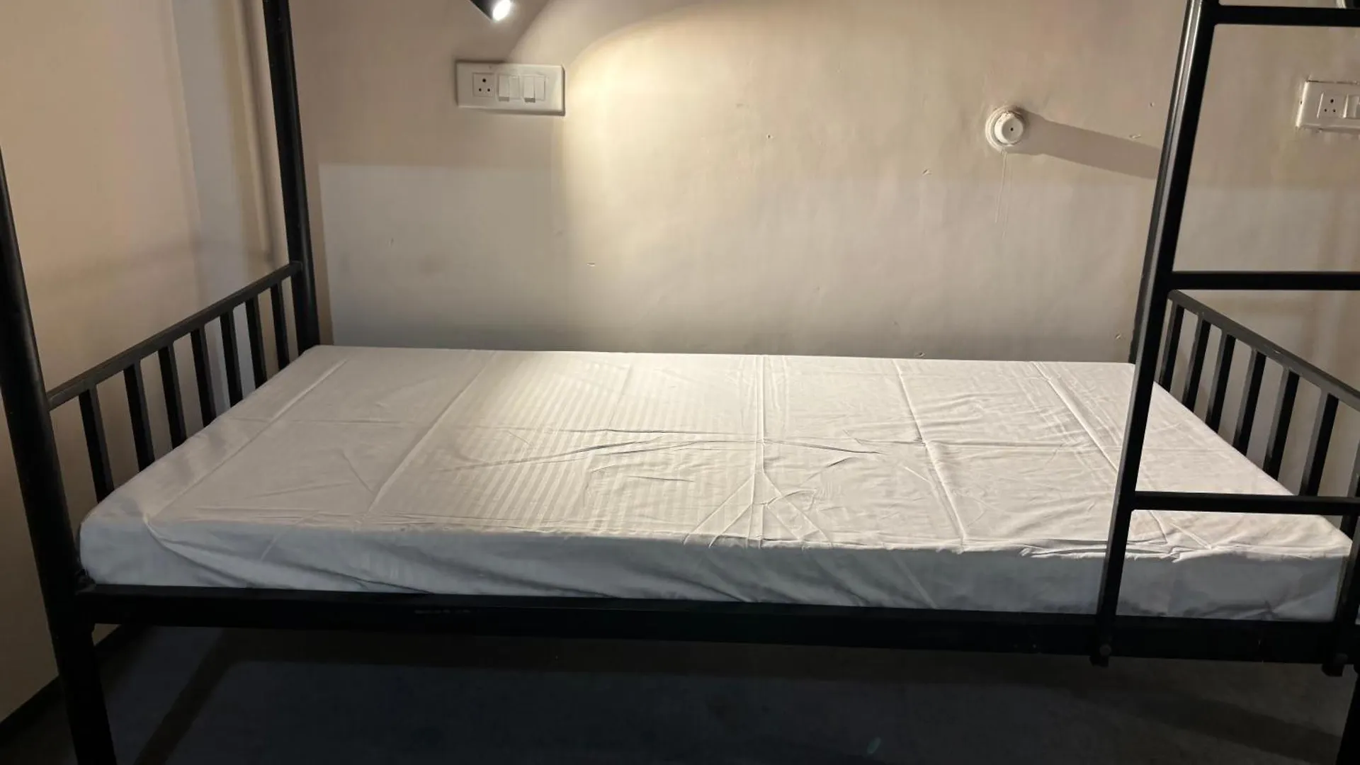 Benaras Stay- Hostel Varanasi India